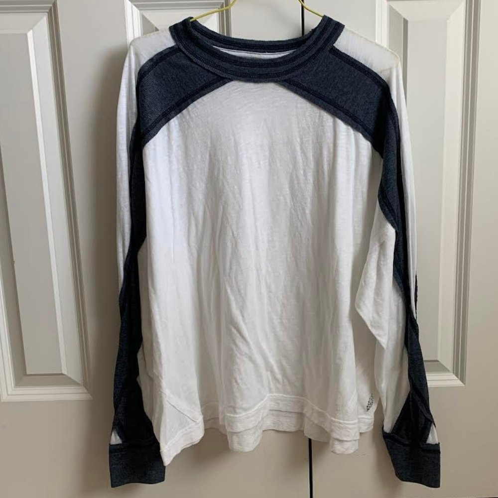 Free People Long Sleeve Top, Size Small, Excellent Used Condition